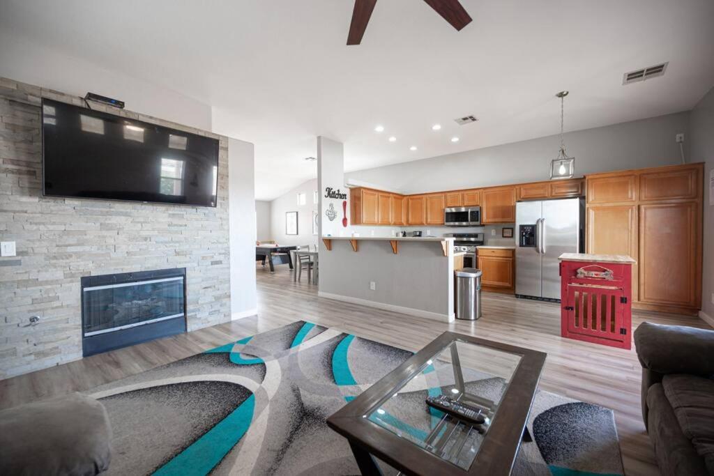 Gorgeous Las Vegas home with RV parking - Housity
