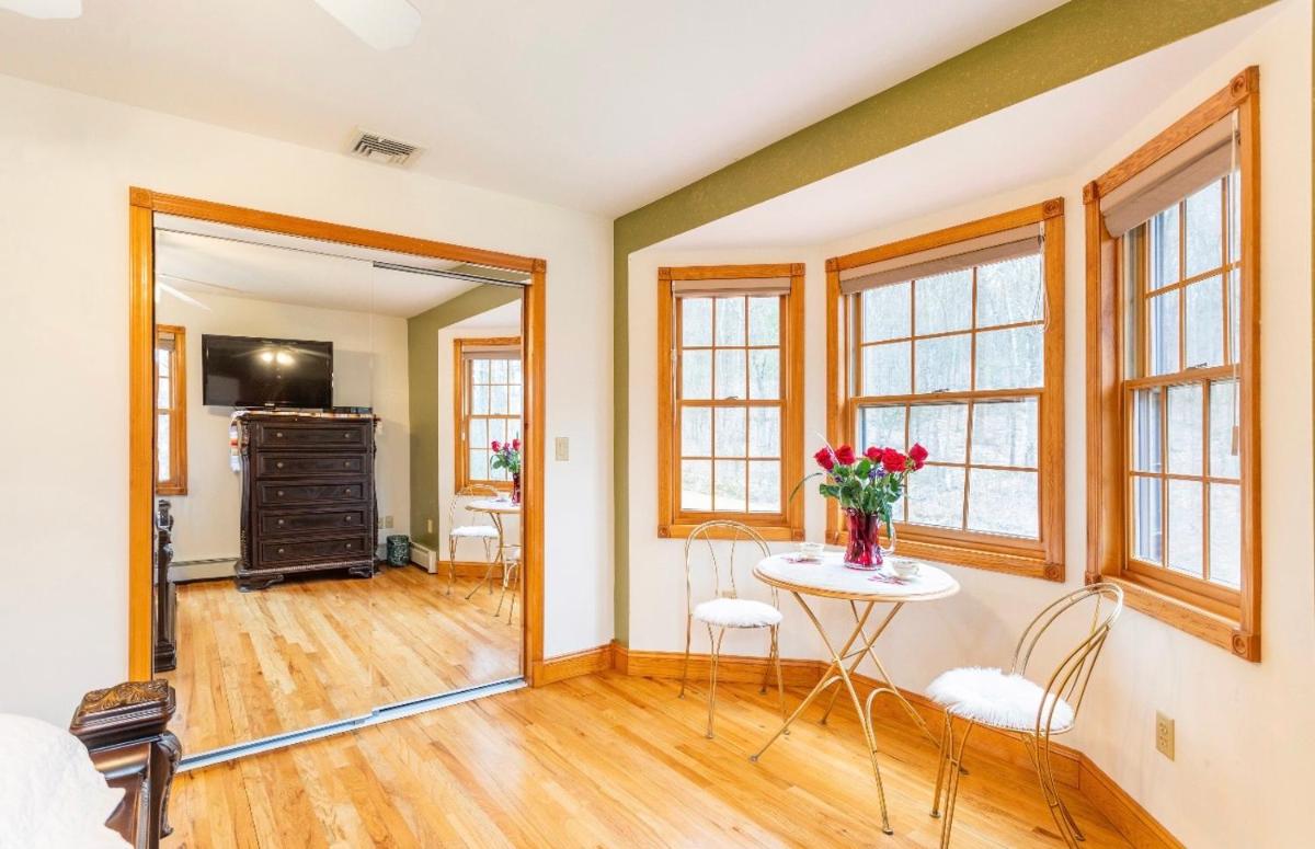 Villa Verde B&B, Greenwood Lake, NY - Housity