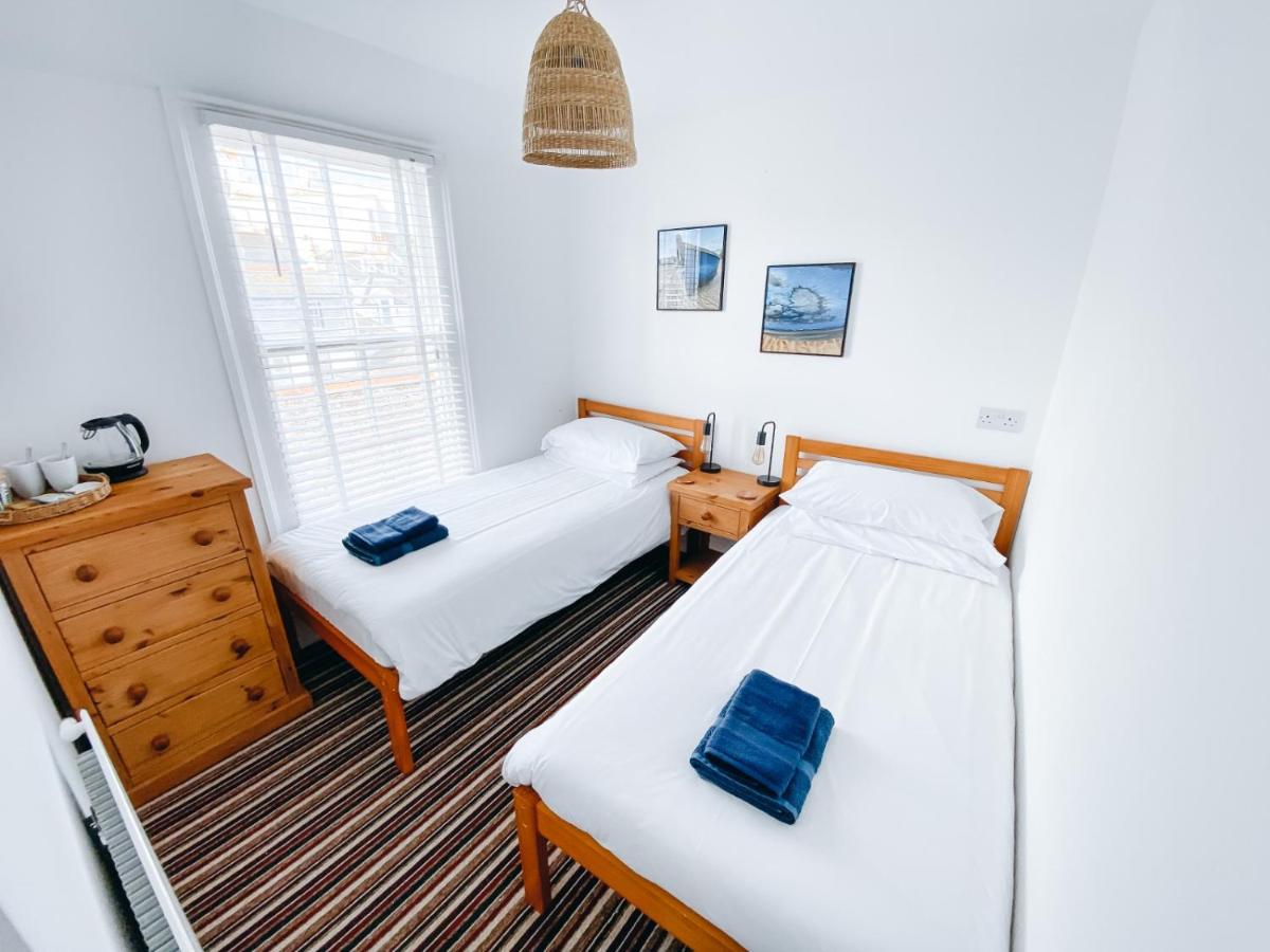 Beachside Guesthouse - Housity