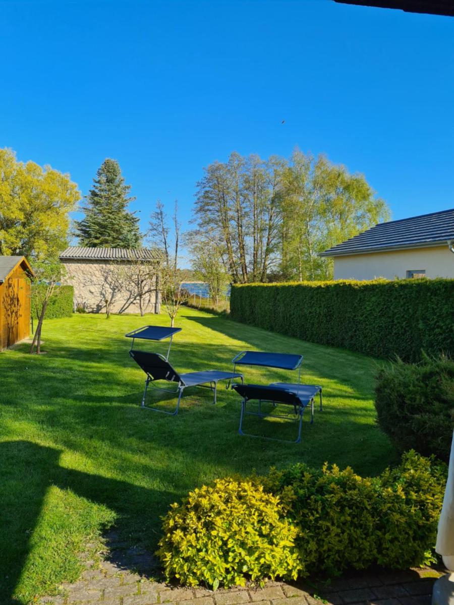 Ferienhaus am See - Housity