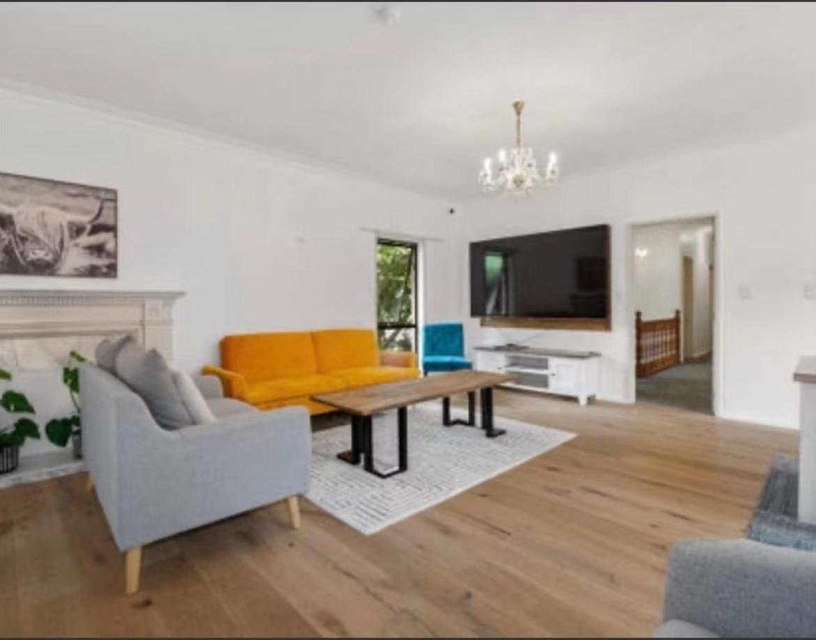 Young Woods Lodge - Housity