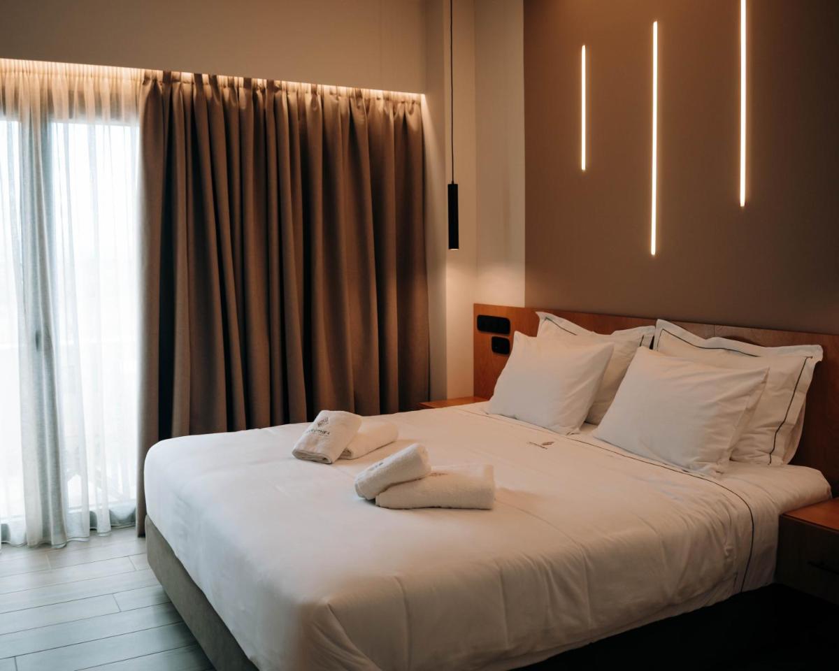 AKROTHEA suites & lounge - Housity
