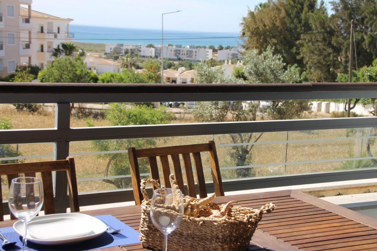 Sea View Apartment Near Meia Praia Beach in Lagos! - Housity