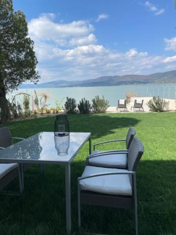 The Boathouse, at the lake - Hizvo