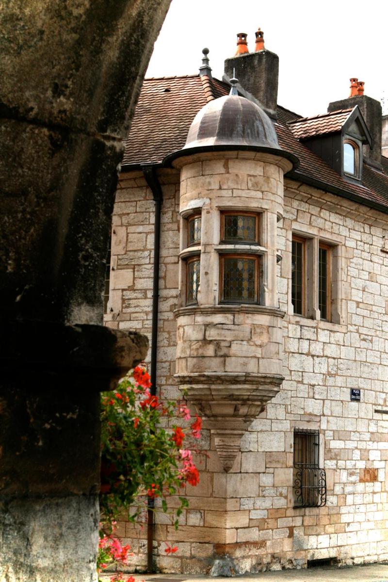 Maison La Tourelle - Housity