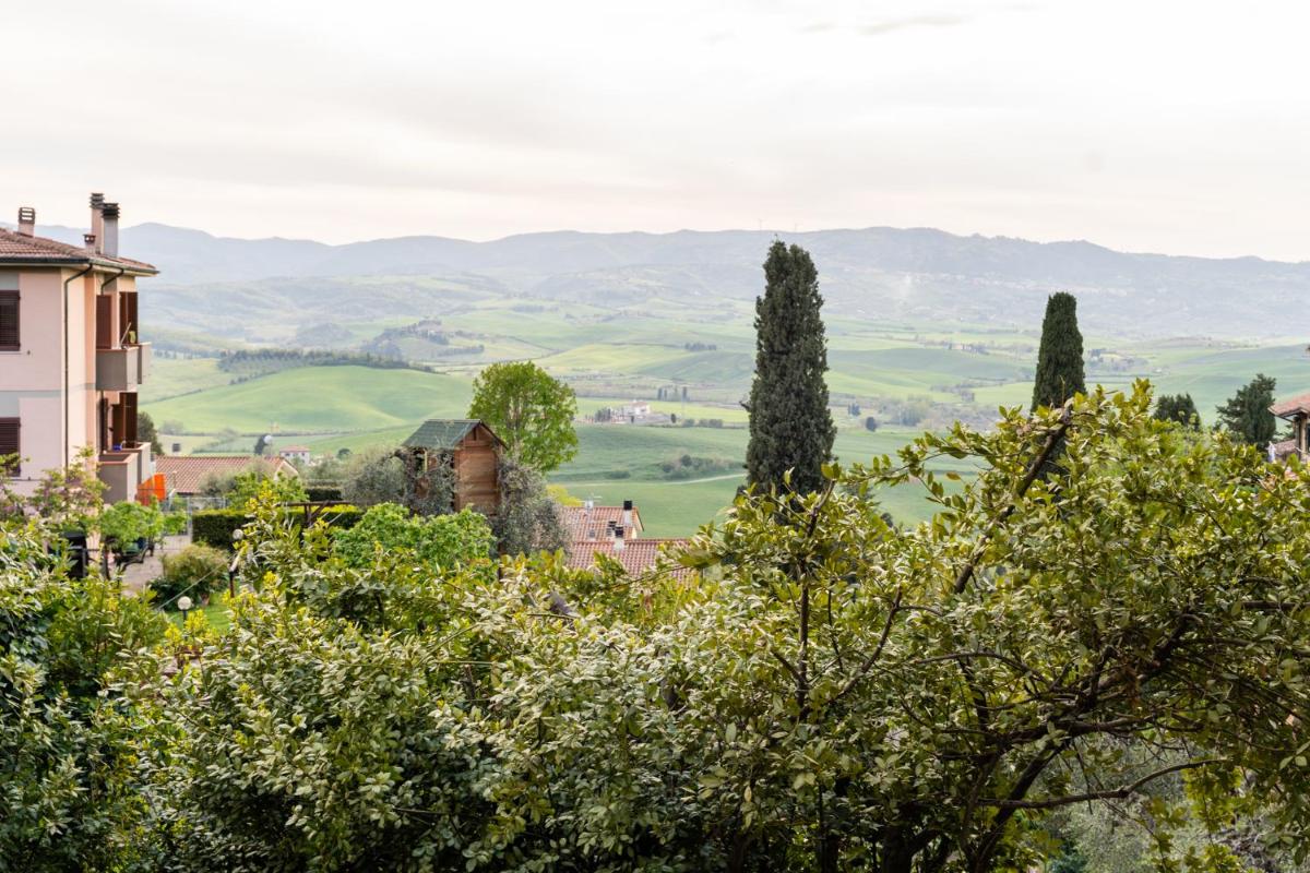 Lajatico Rentals - Casa di Alice nel Borgo - Housity