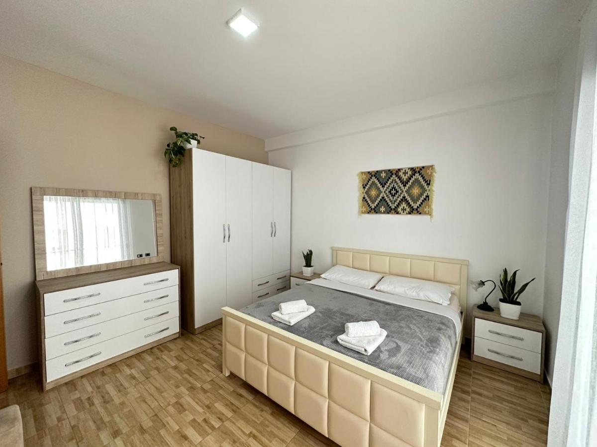TreA Accomodations - Despacito Port Side - Housity