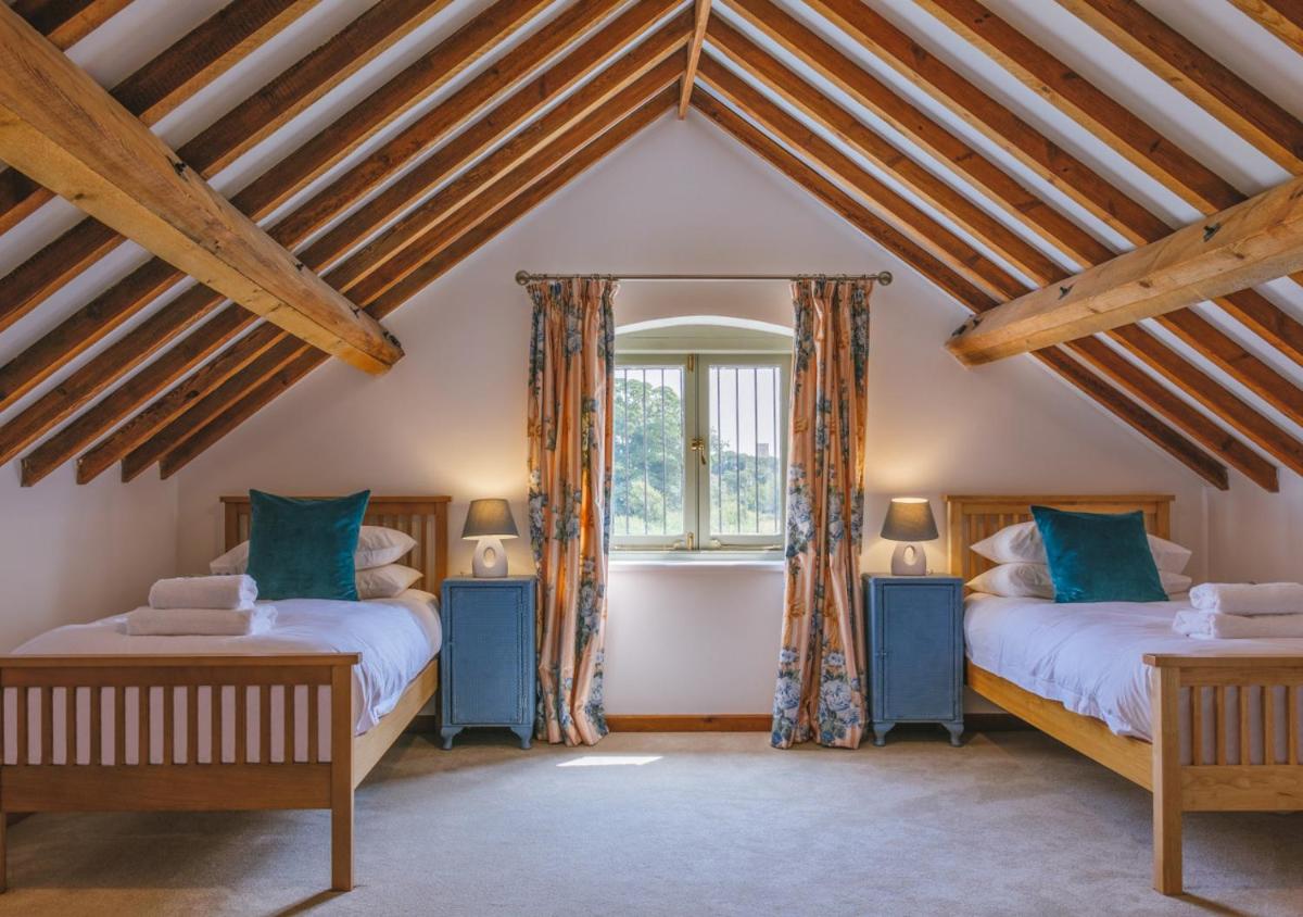 Hall Farm - Housity