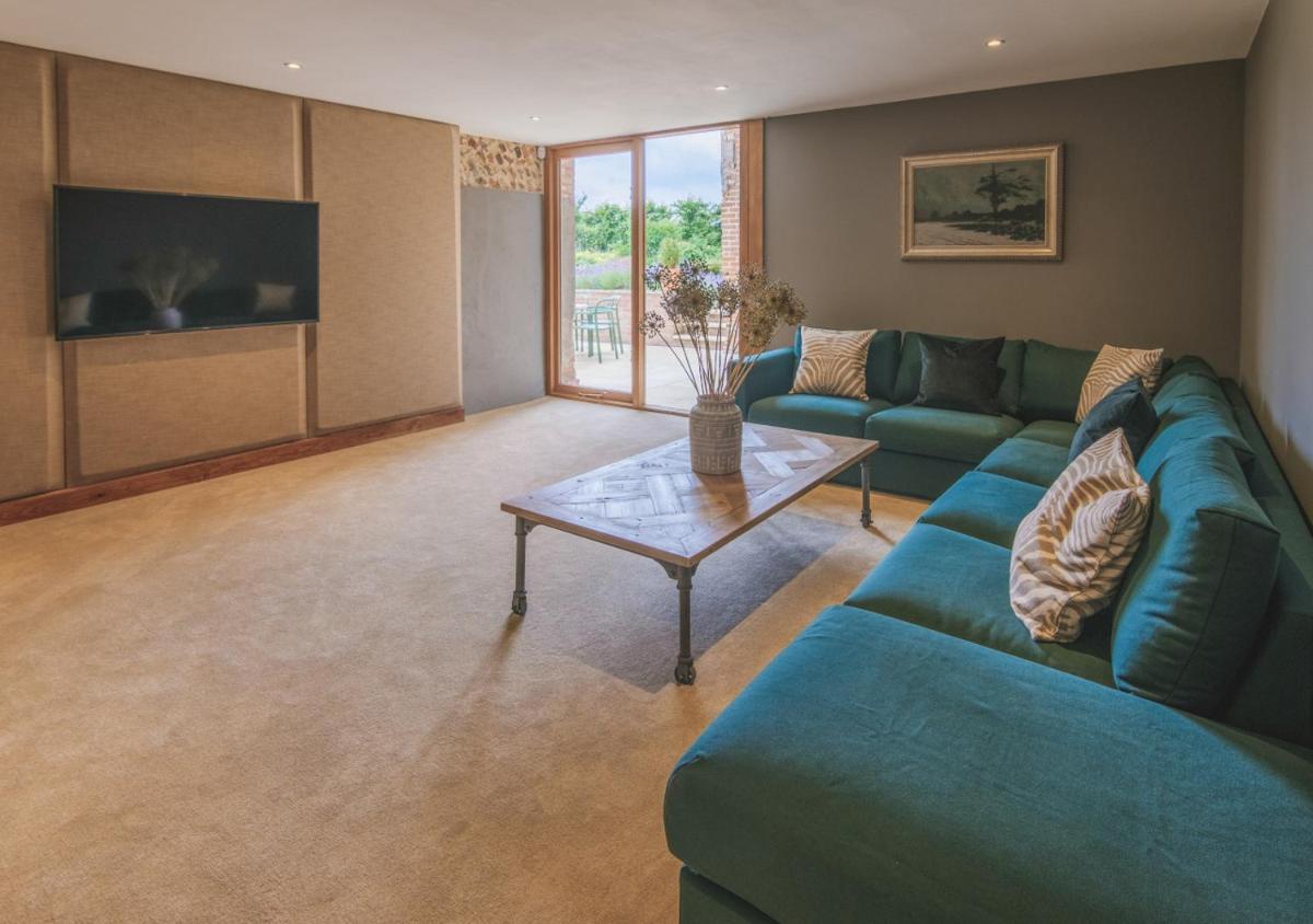 Hall Farm - Housity