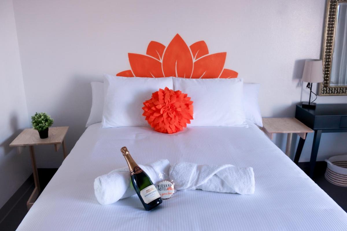 Nirvana Hotel Bed and Breakfast - Housity