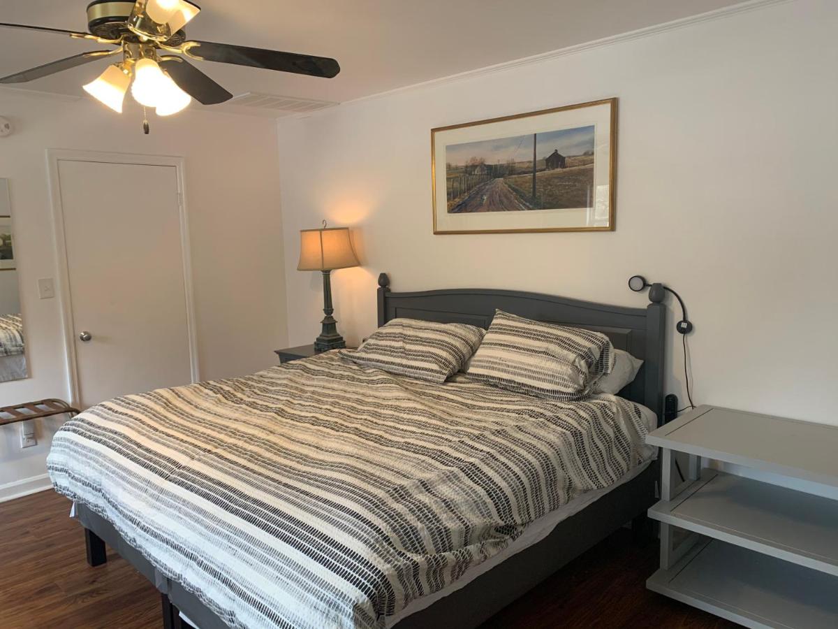 Briar Creek Rd bnb - Housity