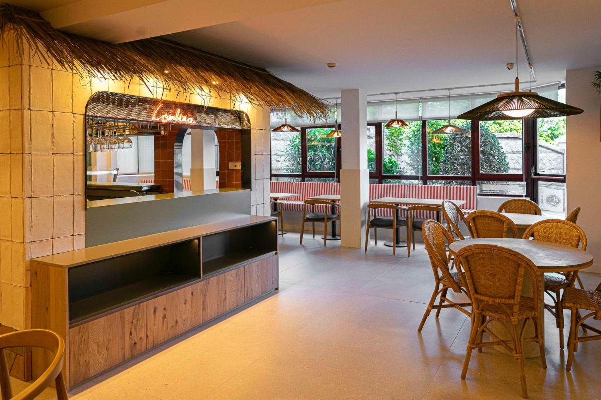 Hotel Lombiña - Housity