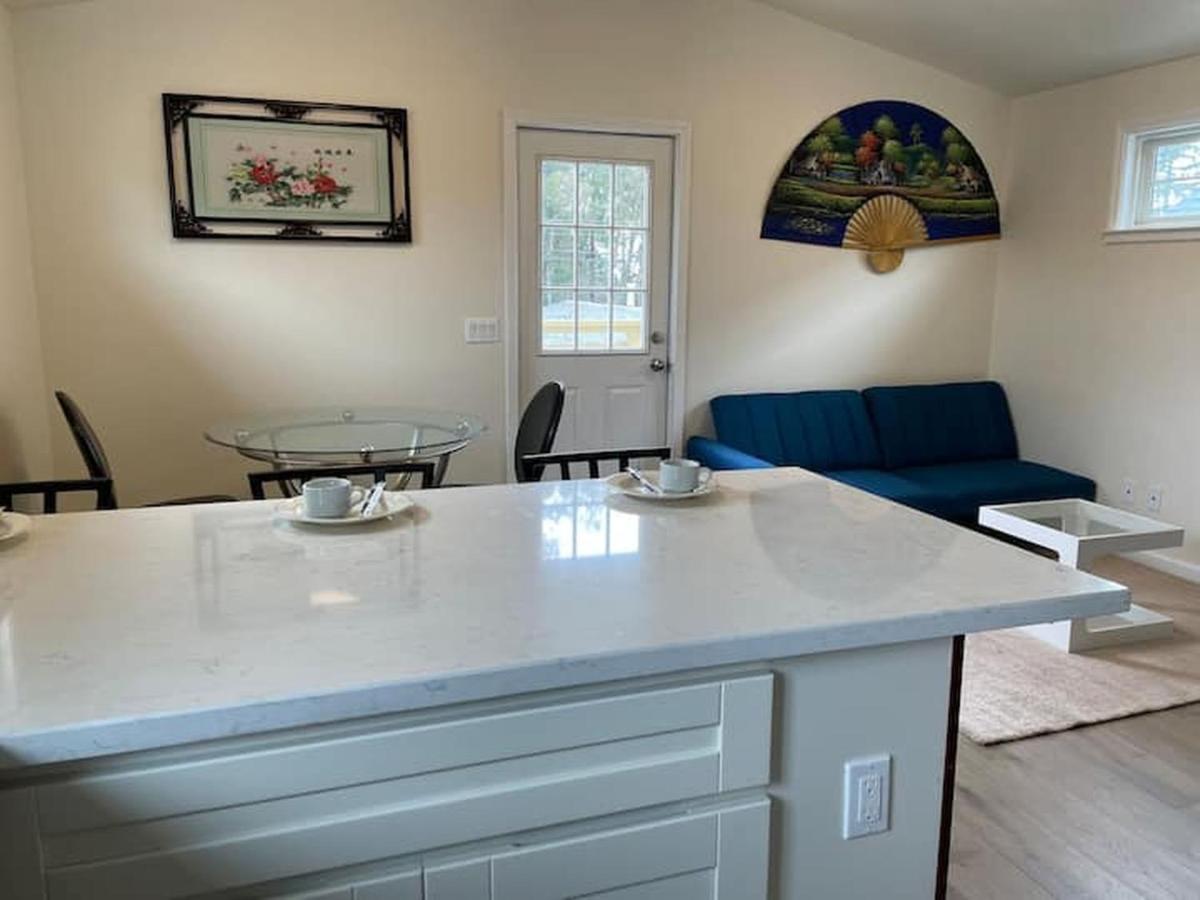 Serenity Stay! 3Bedroom 2bath House close to everything! - Housity