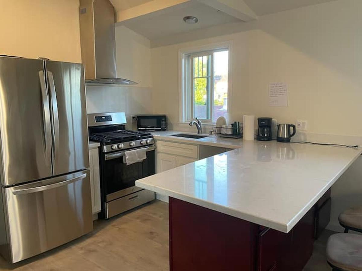 Serenity Stay! 3Bedroom 2bath House close to everything! - Housity