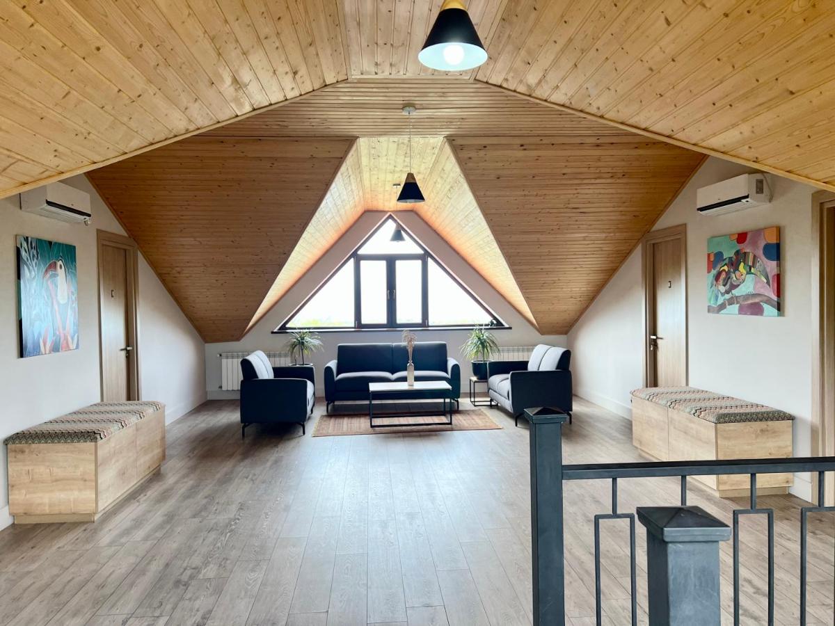 Begaso Family Winery - Housity