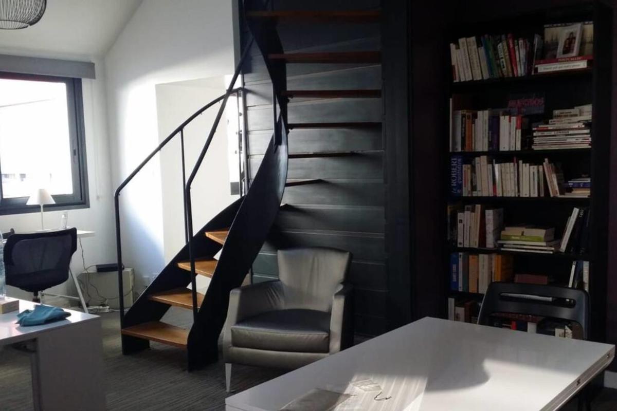 Nice 54m With Terrace In The Heart Of Nantes - Housity