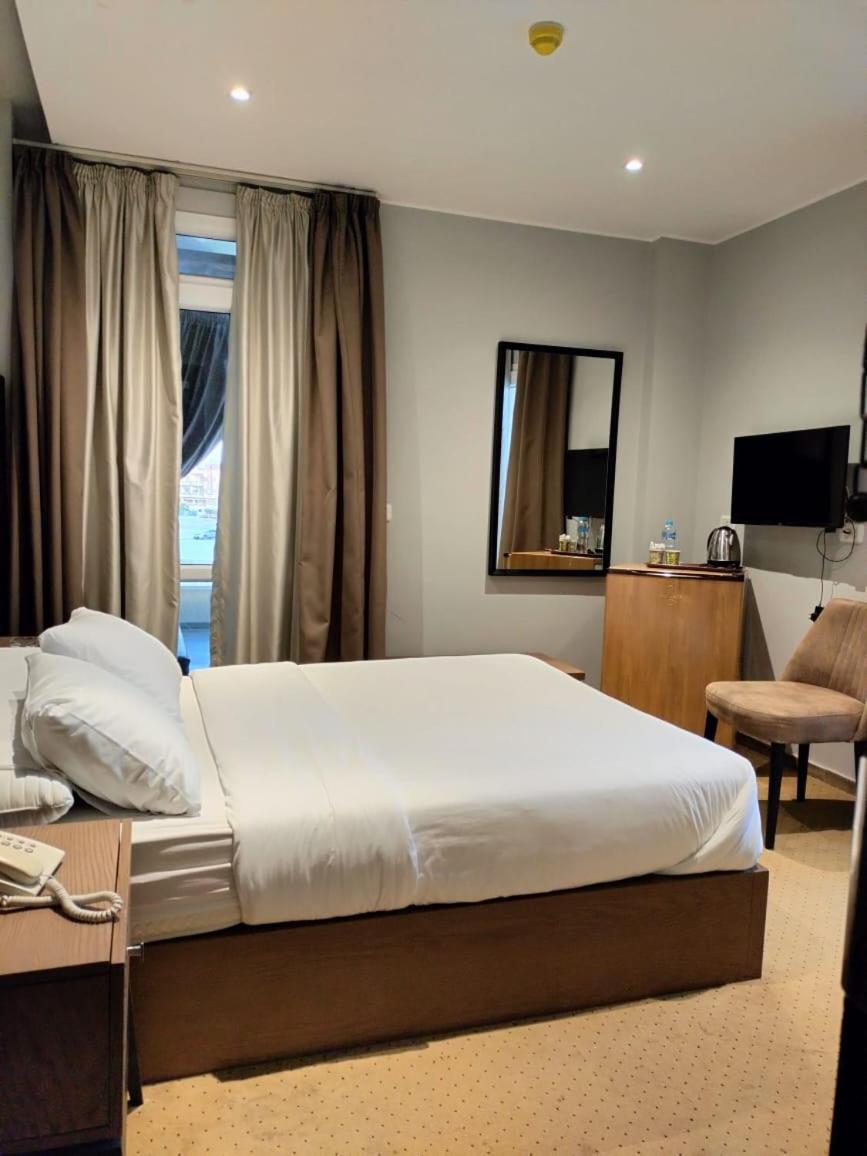 Point 11 Residence - Housity