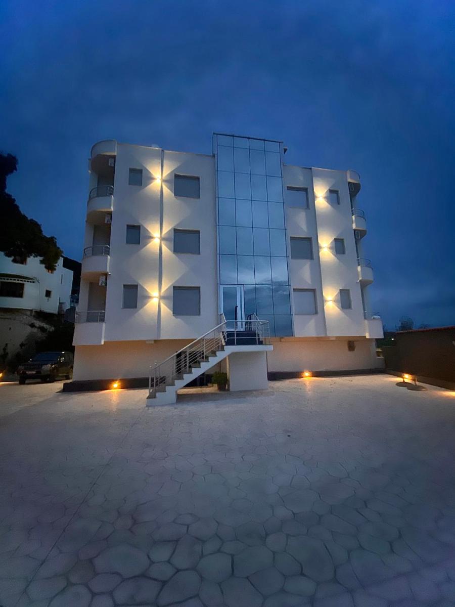AL Hotel - Housity