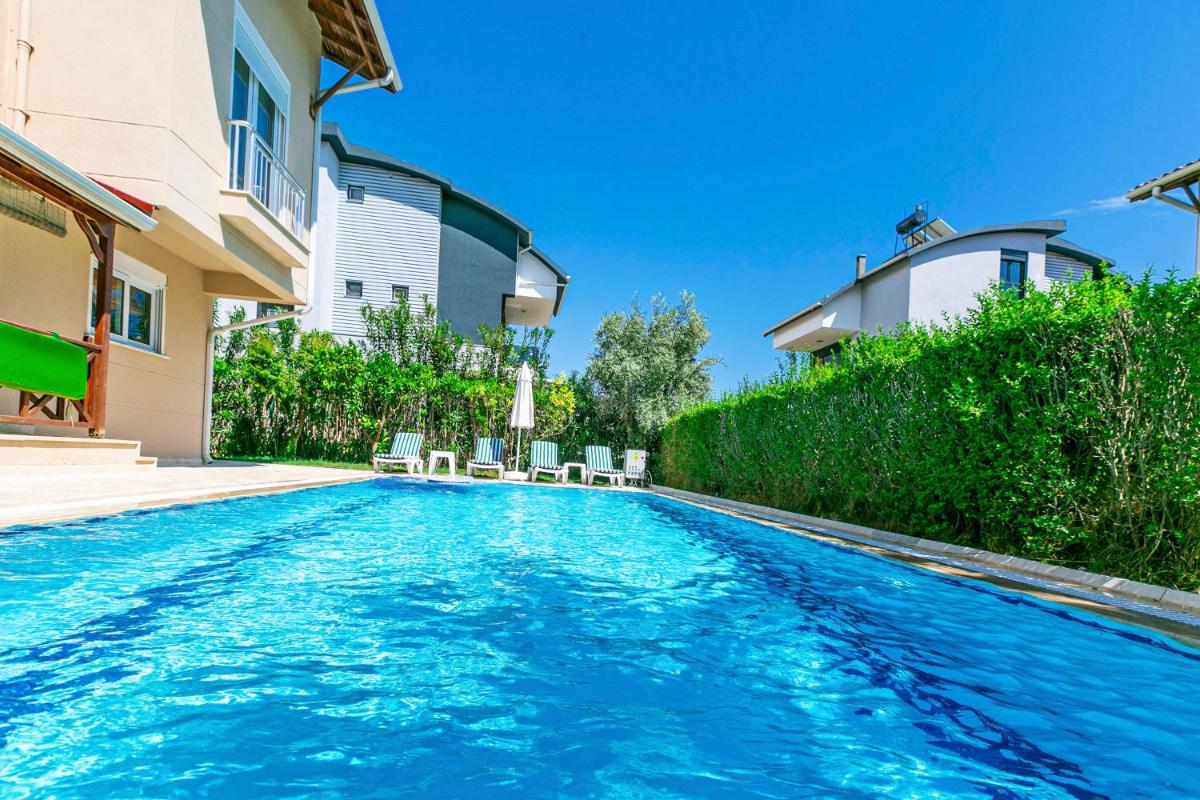 Paradise Town Villa Camilla - Housity