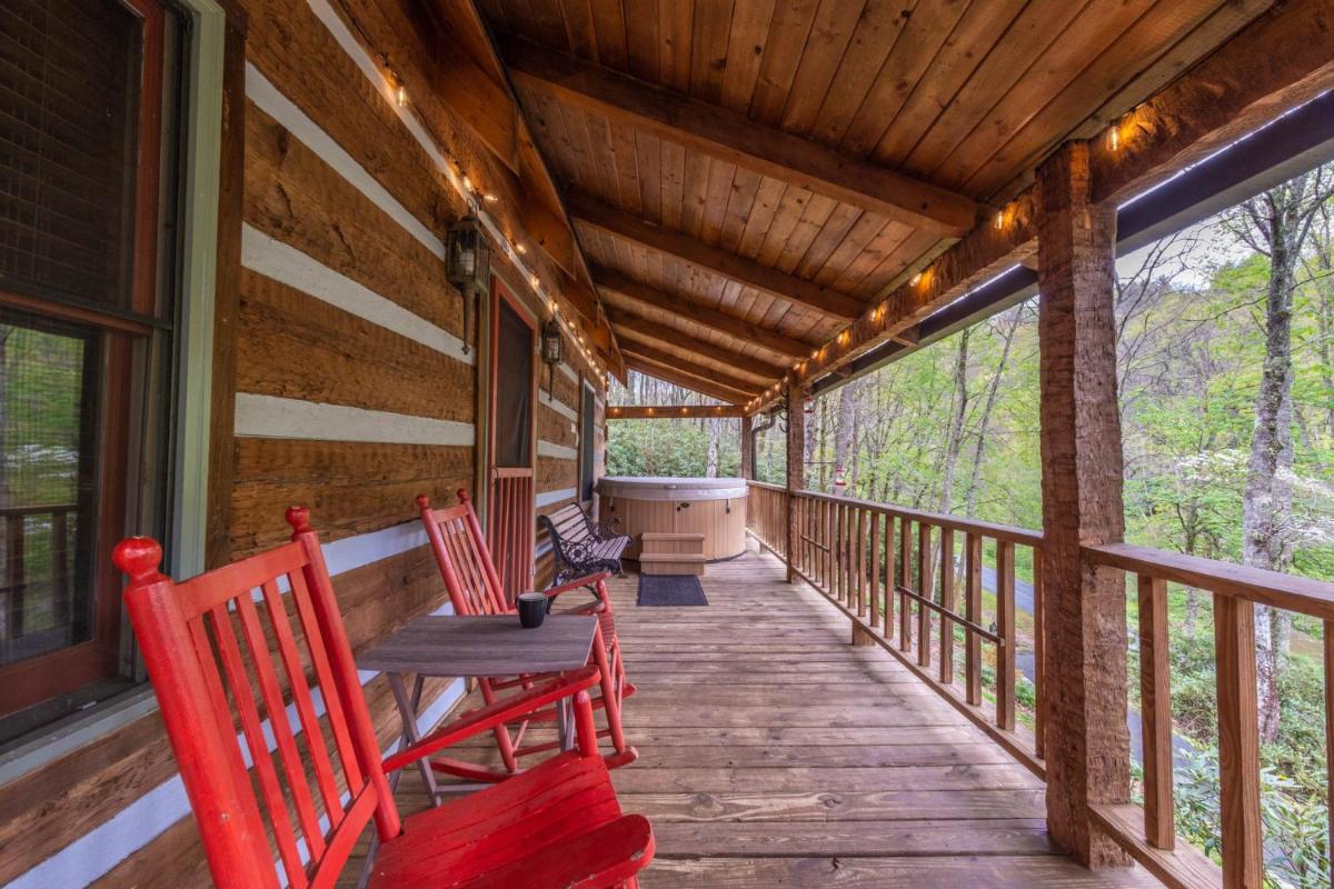 Log Cabin on the River w/Hot Tub - Housity