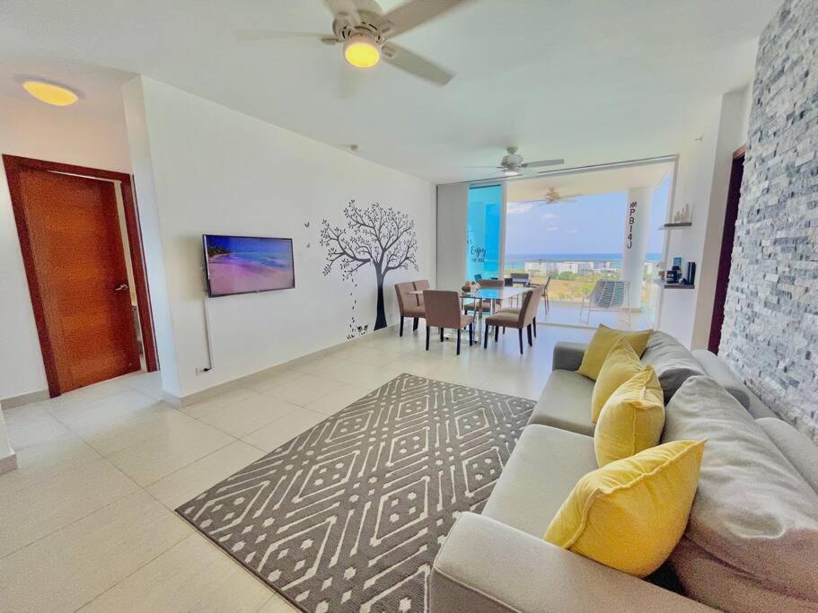 Best View Overlooking Entire Resort - Comfortable & Spacious - Sleeps 11 - Housity