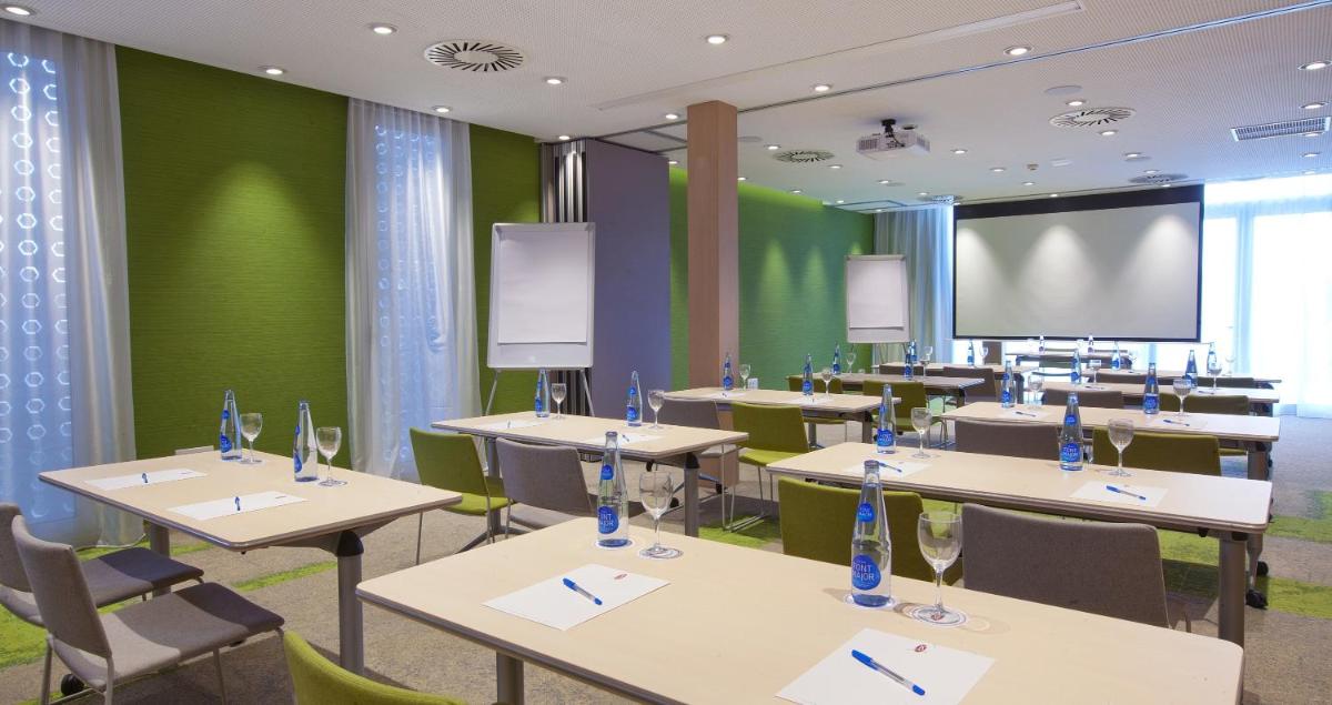 Zona business o sala de conferencias en JS Palma Stay - Adults Only