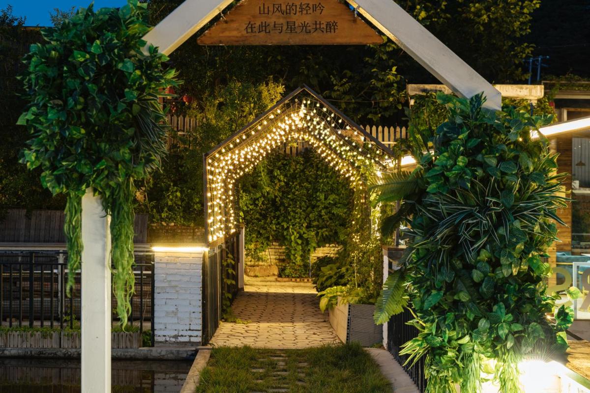 Garden hotel under the great wall - Housity
