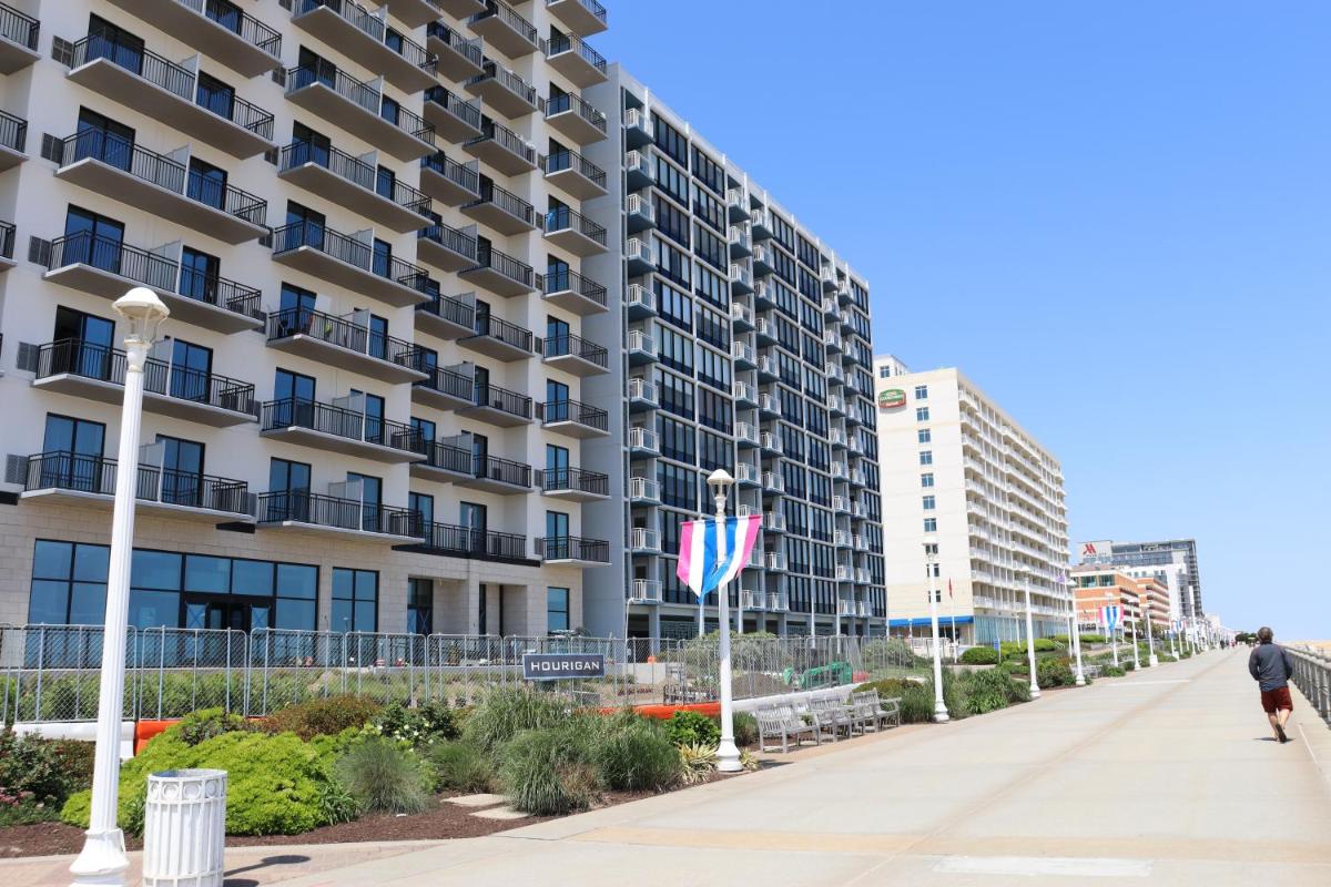 Beach Luxury Oceanfront - Housity