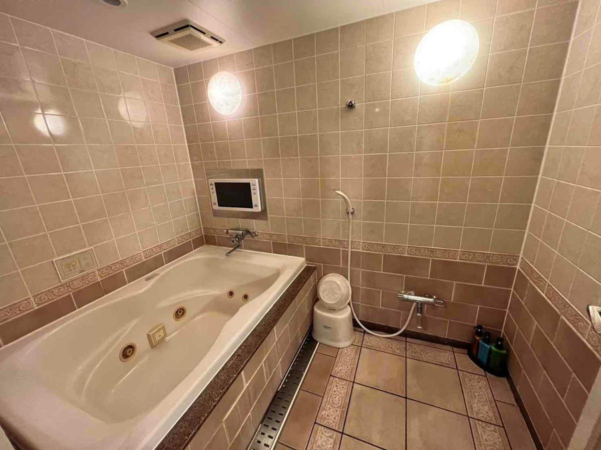 HOTEL ULURU - Housity