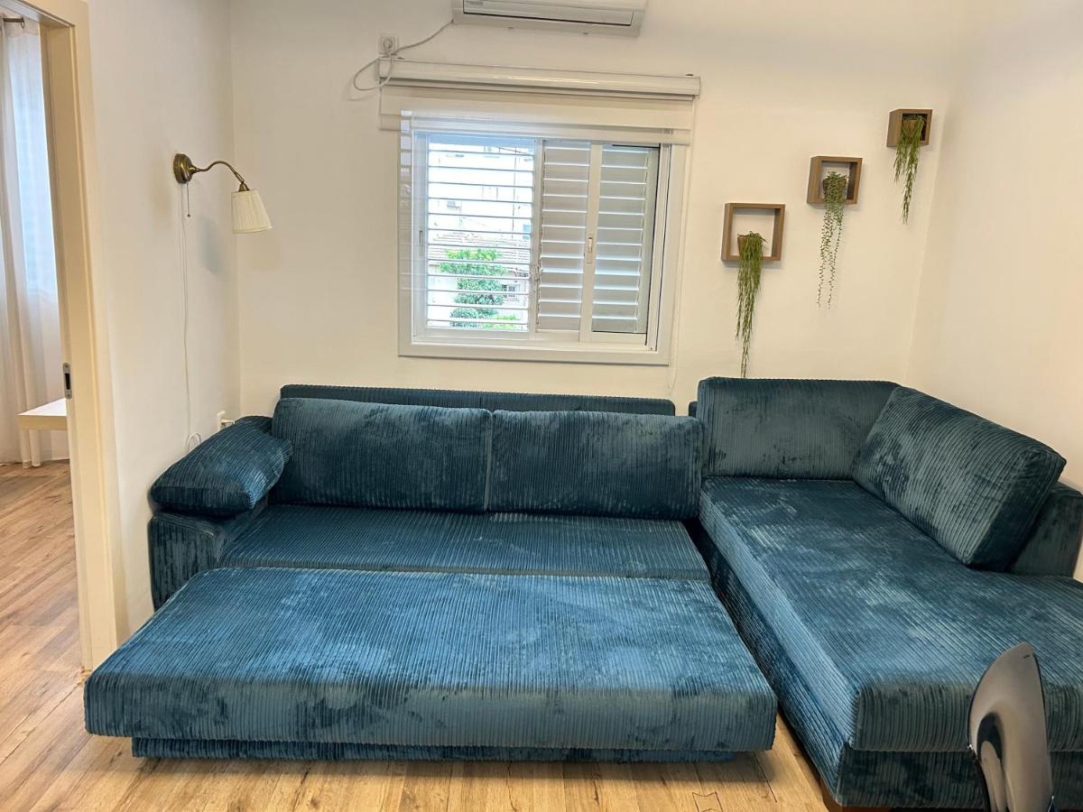 2 Bedrooms Apartment " Marcheliz " in Bat-yam - Hizvo