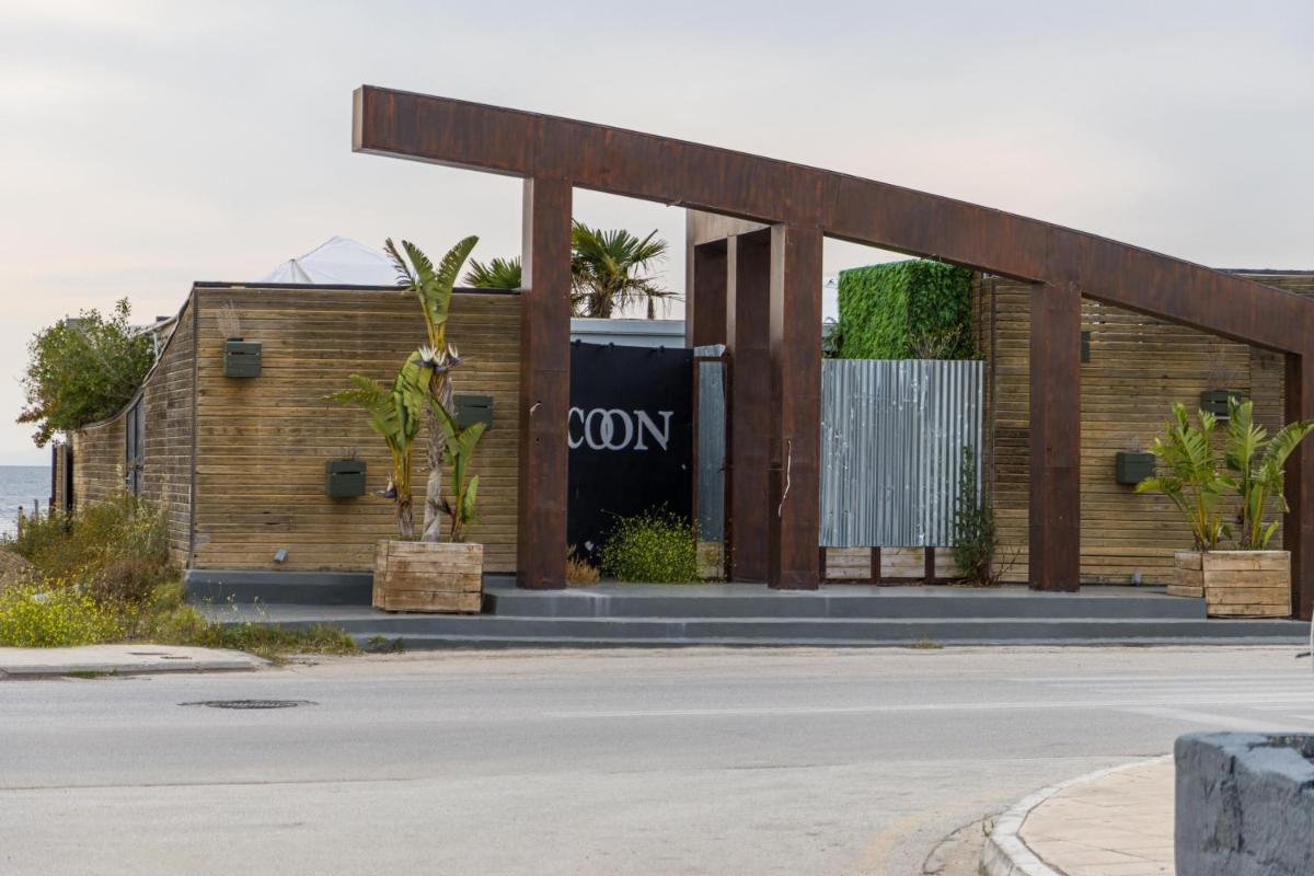 Loutraki Beach & Casino Condo - Housity