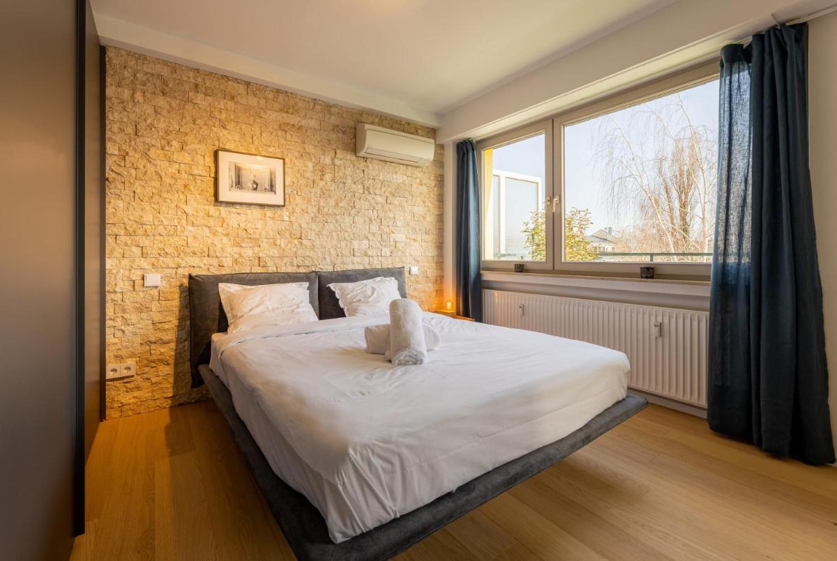 Italian Design Penthouse - City View ID21 - Housity
