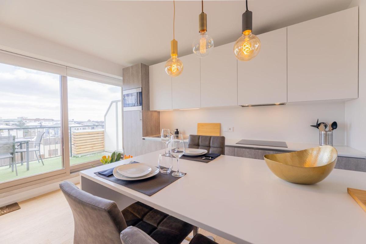 Italian Design Penthouse - City View ID21 - Housity