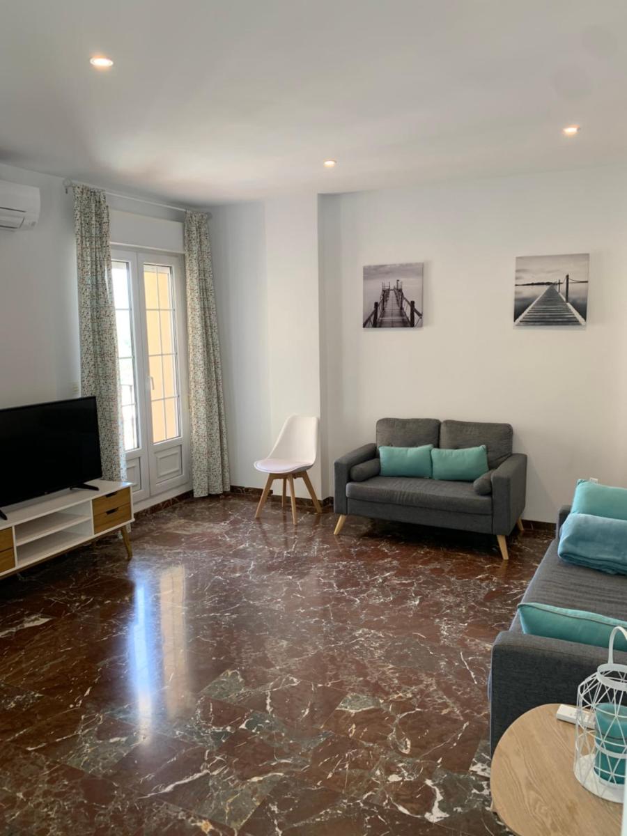 Apartamentos Turísticos La Fonda - Housity