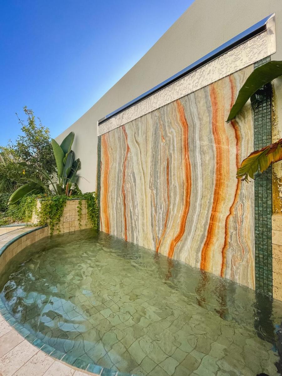 Piscine de l'établissement Eco-Résidence Dolce Paese & Spa ou située à proximité