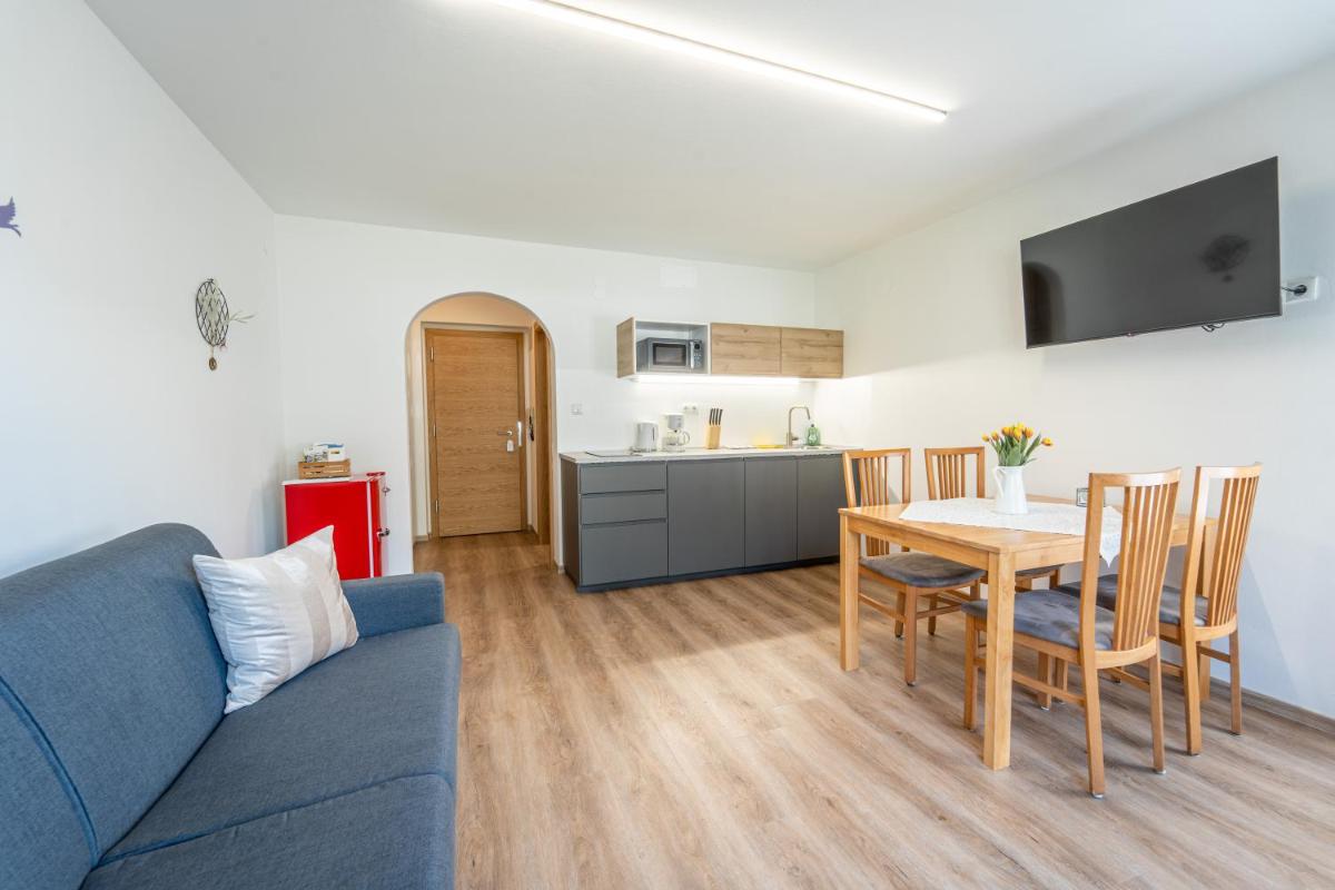 Mias Apartments - Hizvo