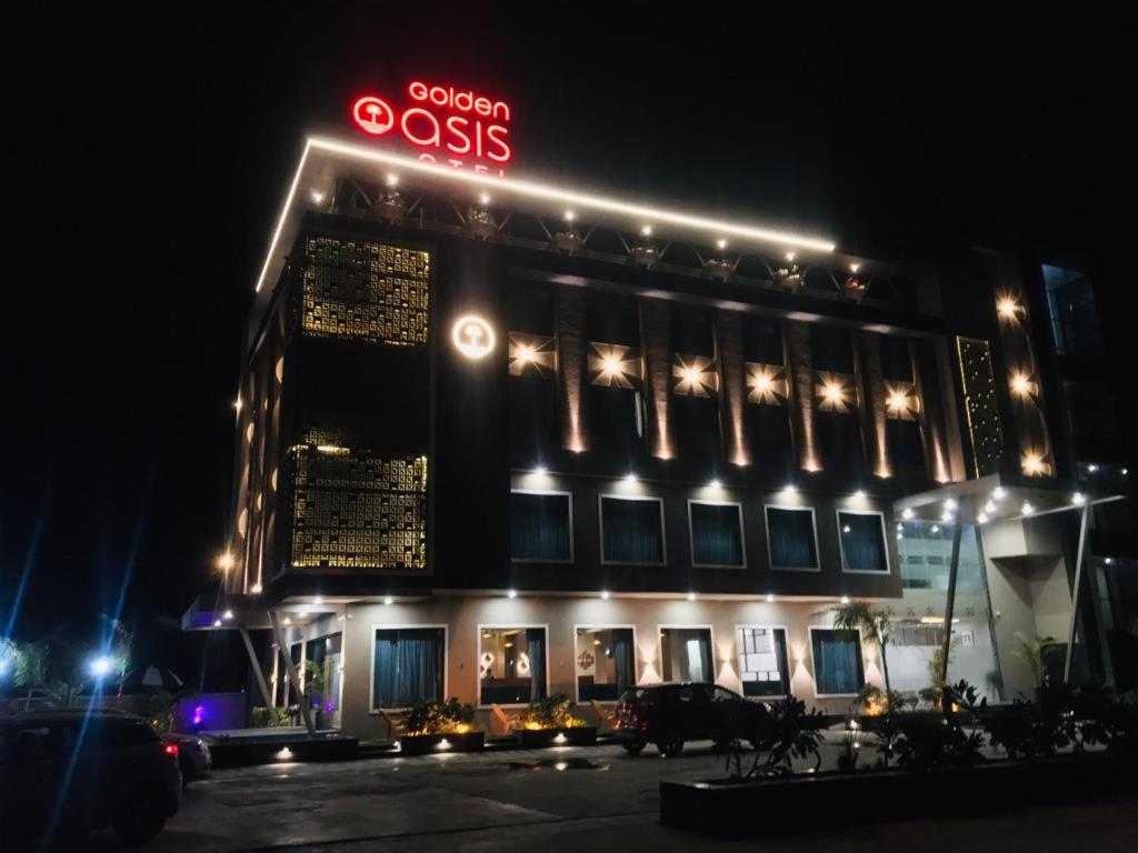 Golden Oasis Hotel - Housity