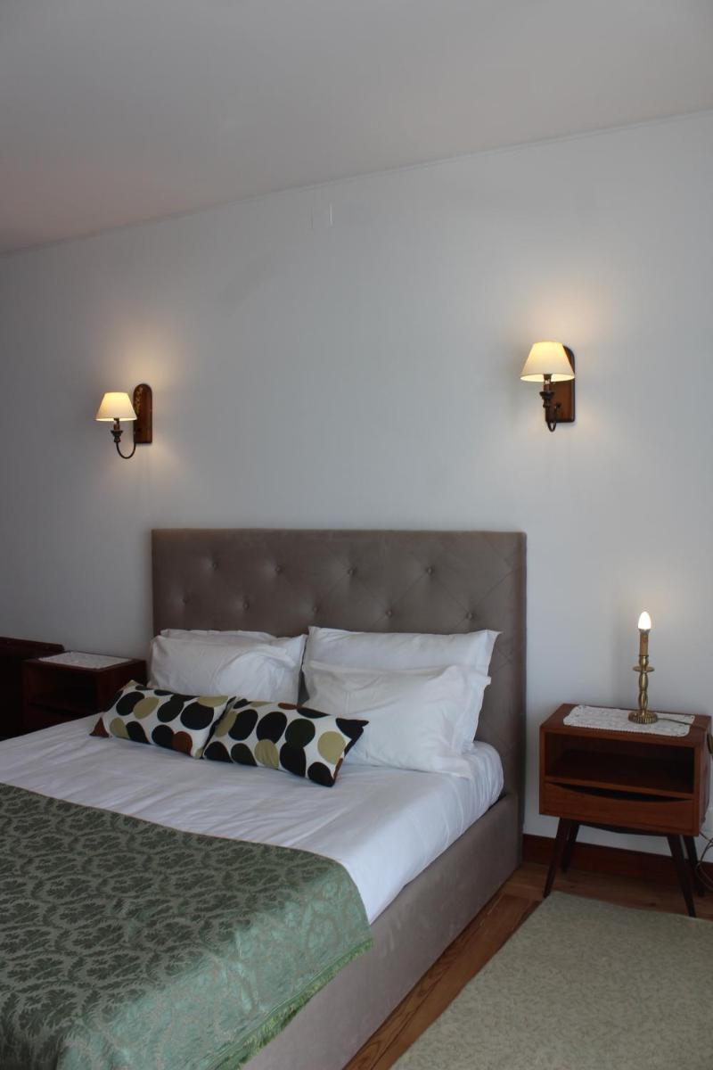 Boutique Inn & Restaurant - Casa dos Suécos - Housity