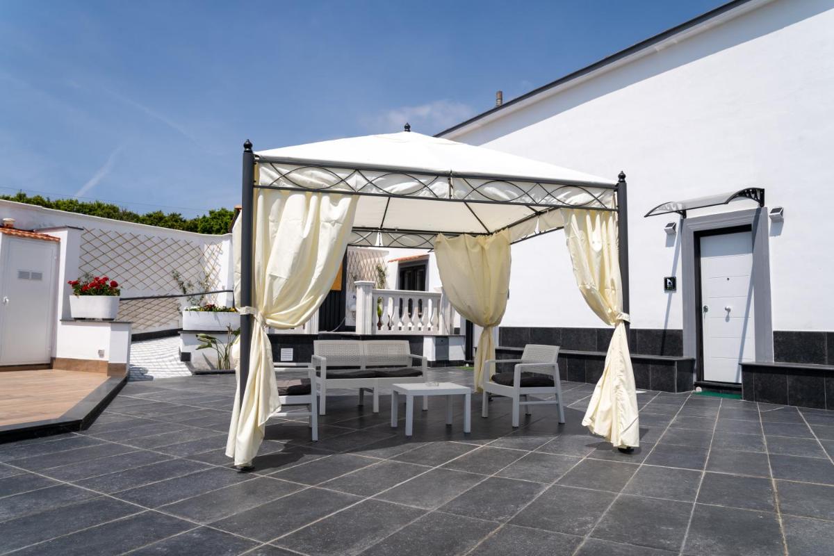 Napul'è B&B - Housity