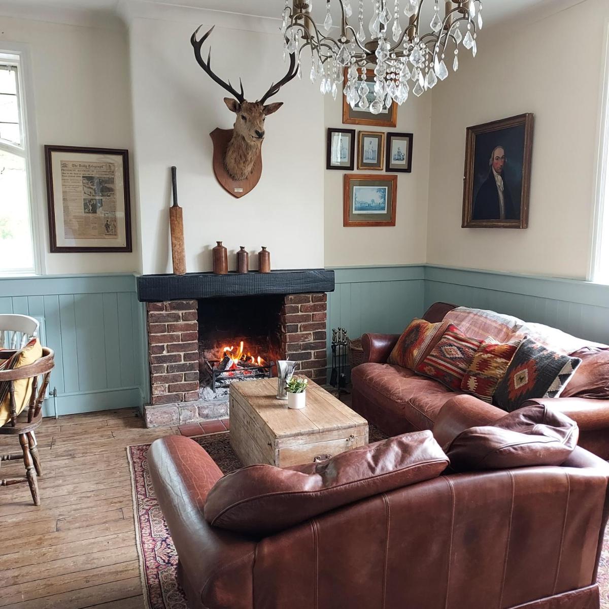 The Cricketers Inn - Housity