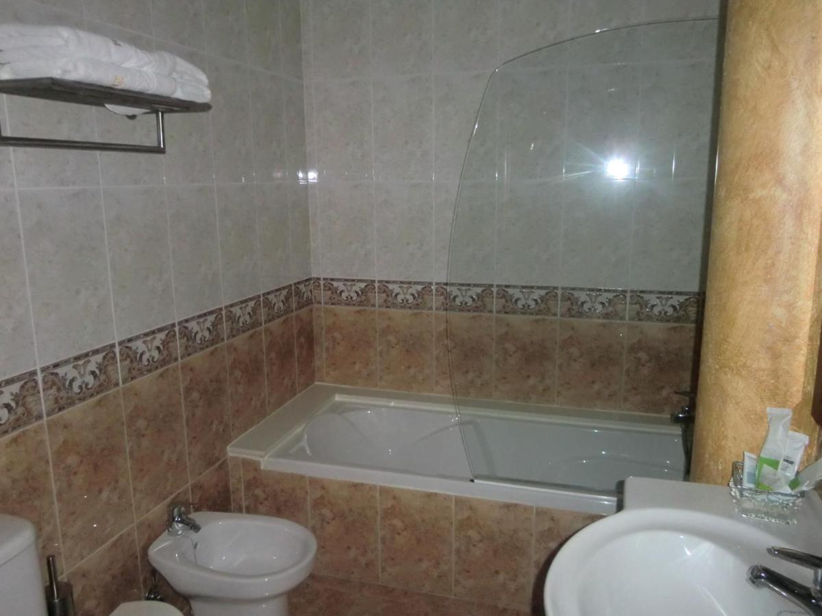 Un baño de Hotel Gasaqui