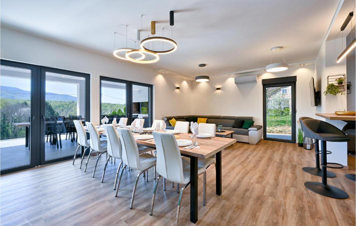 Beautiful Home In Stubicke Toplice - Housity