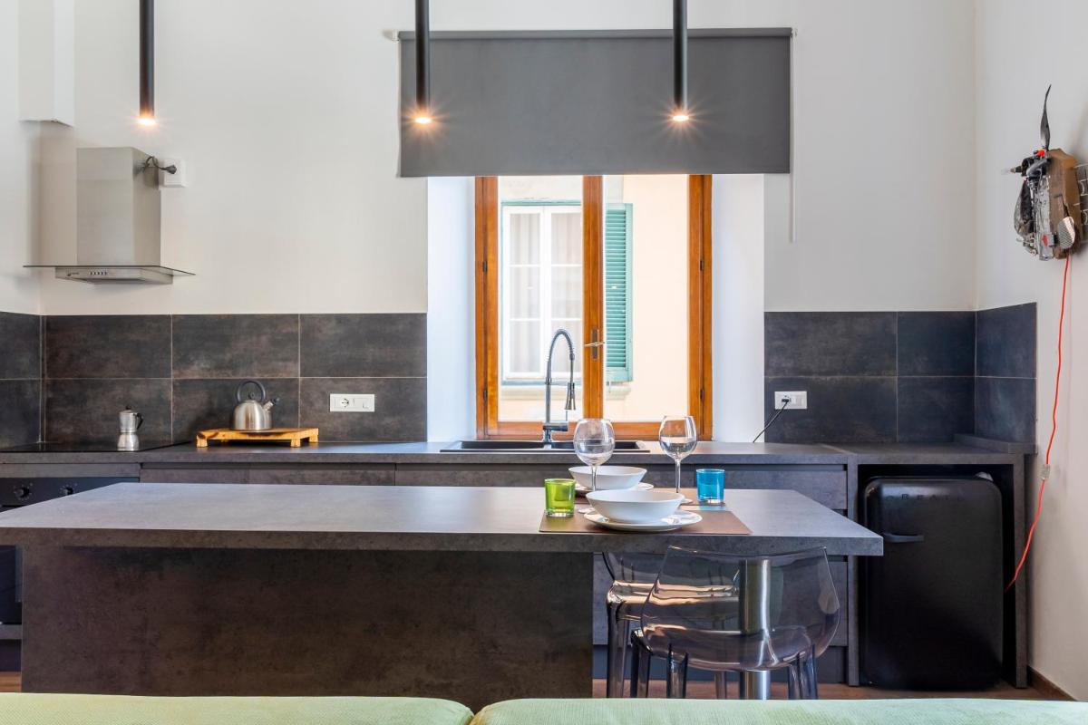 Piccola Venezia Canal View Charming Flat - Housity