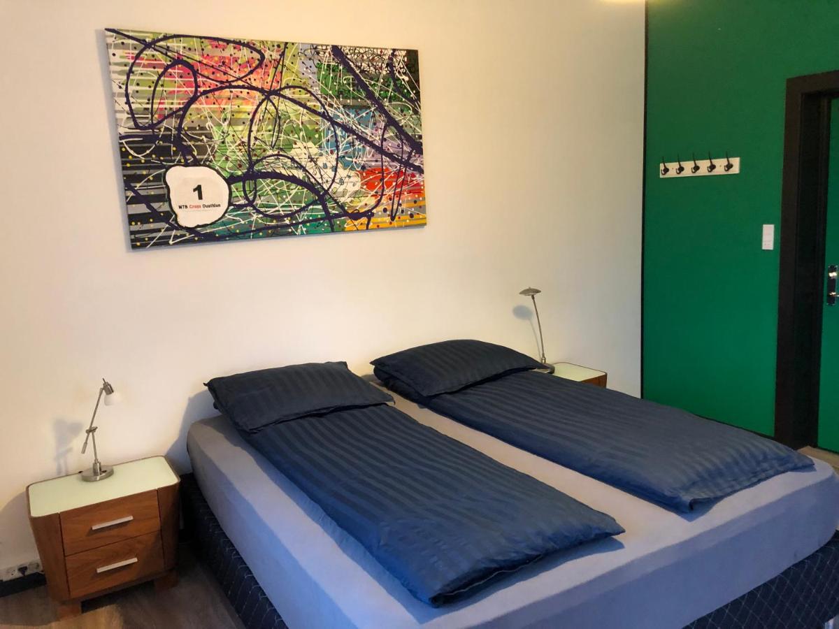 La Ola - Housity