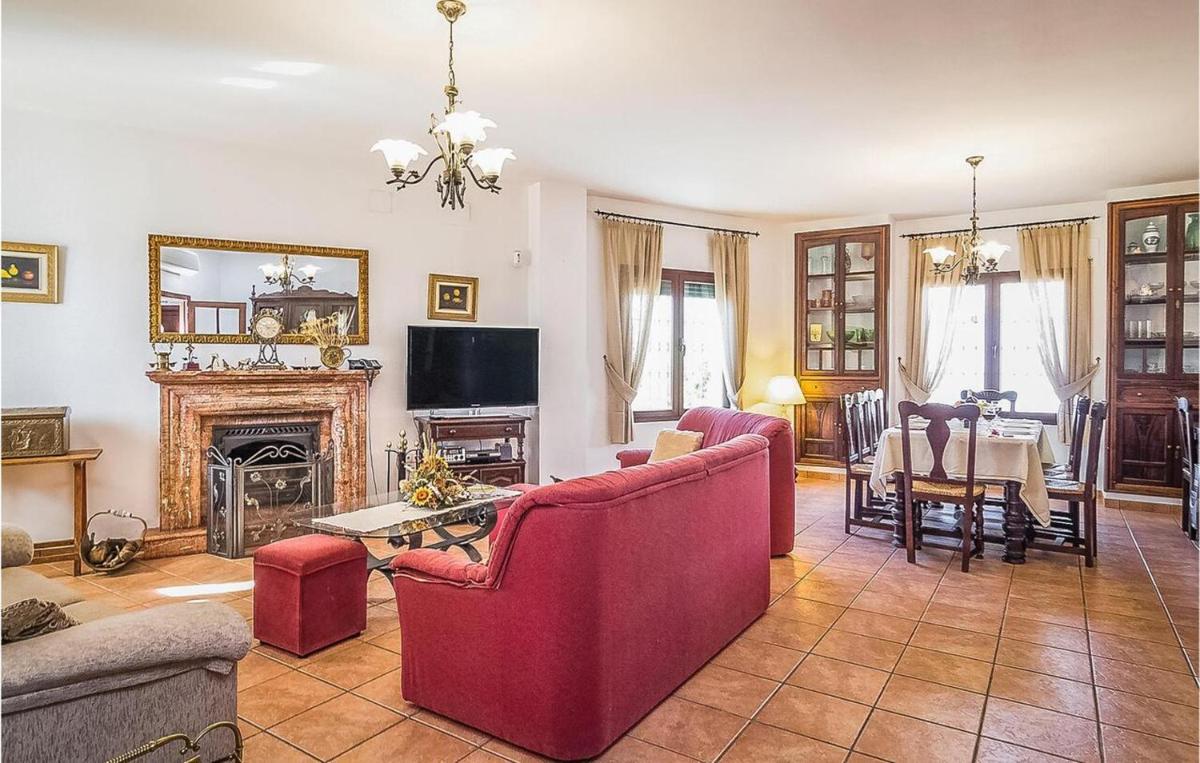 Spacious villa with private pool near Priego de Cordoba - Housity