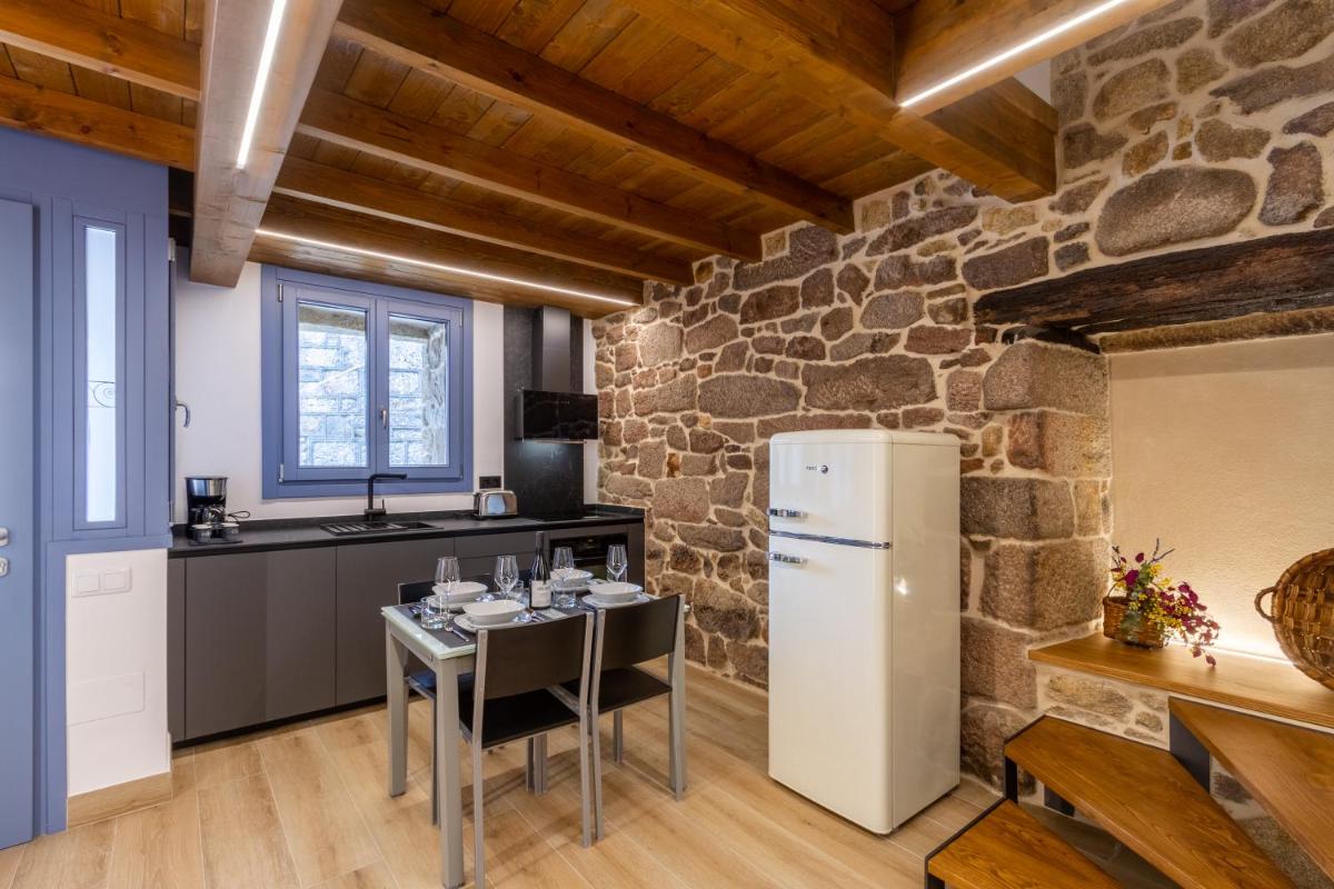 Alojamiento Turístico Caxide Parada de Sil Ribeira Sacra - Housity