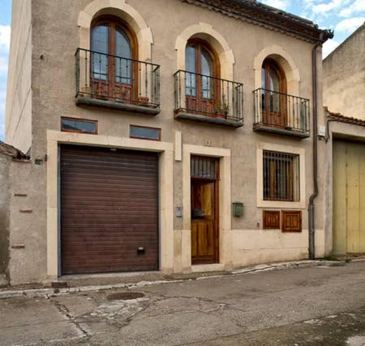Suitetrails - 4 bedrooms house with enclosed garden and wifi at Segovia