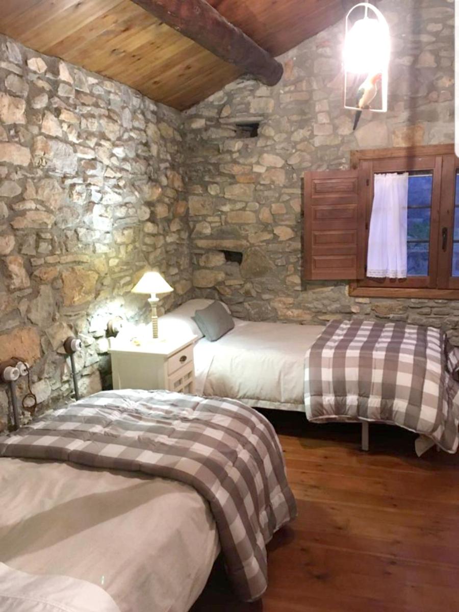 Charming House in Las Colladas with Mountain View - Housity