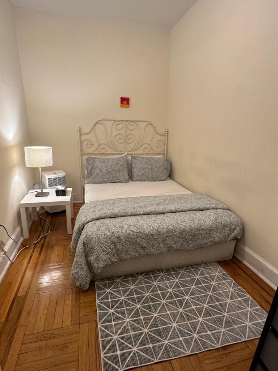 TIME SQUARE 42nd Street Private Room - Housity