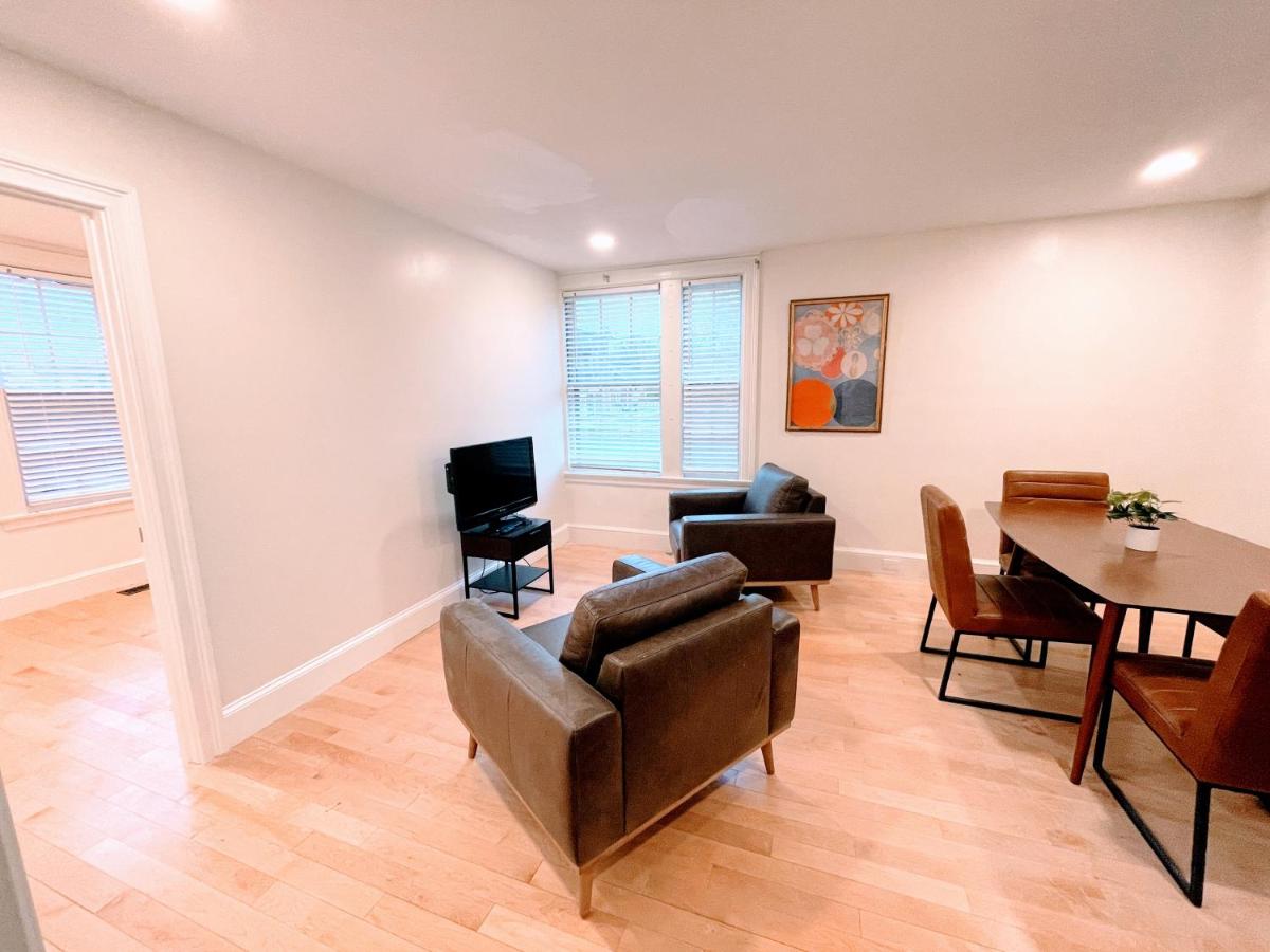 Andover 2 Bedroom 1 Bathroom First Floor, Free Parking, Phillips Academy Andover - Housity